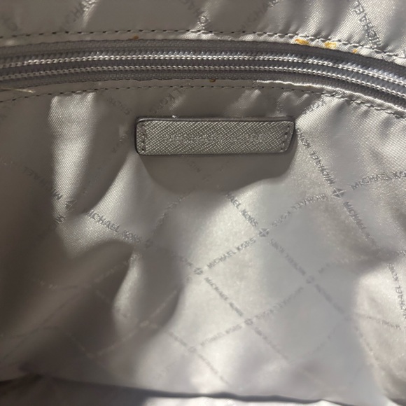 ❤️Michael Kors Charlotte Saffiano Leather Tote - Picture 6 of 7